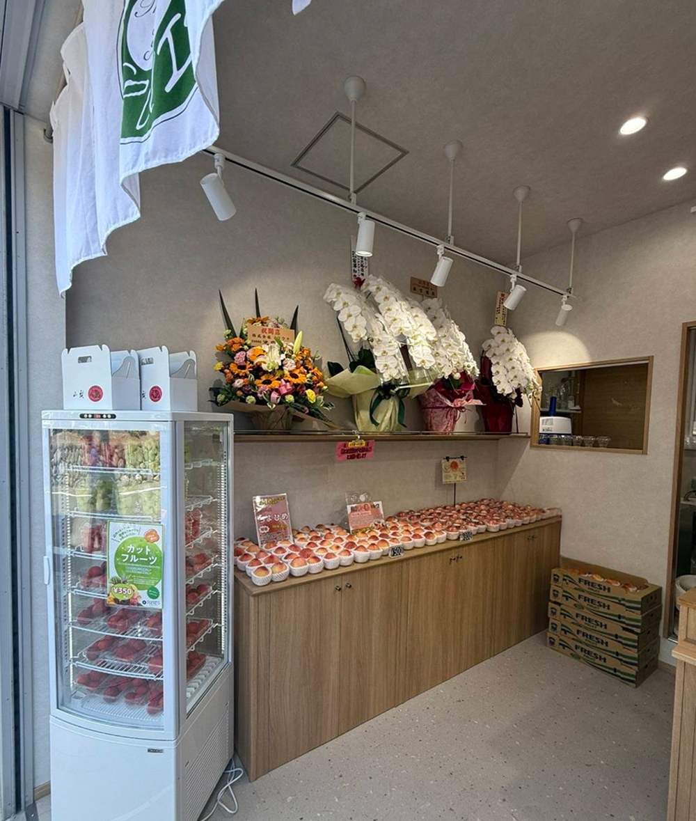 イケダフルーツ若宮大路店内装